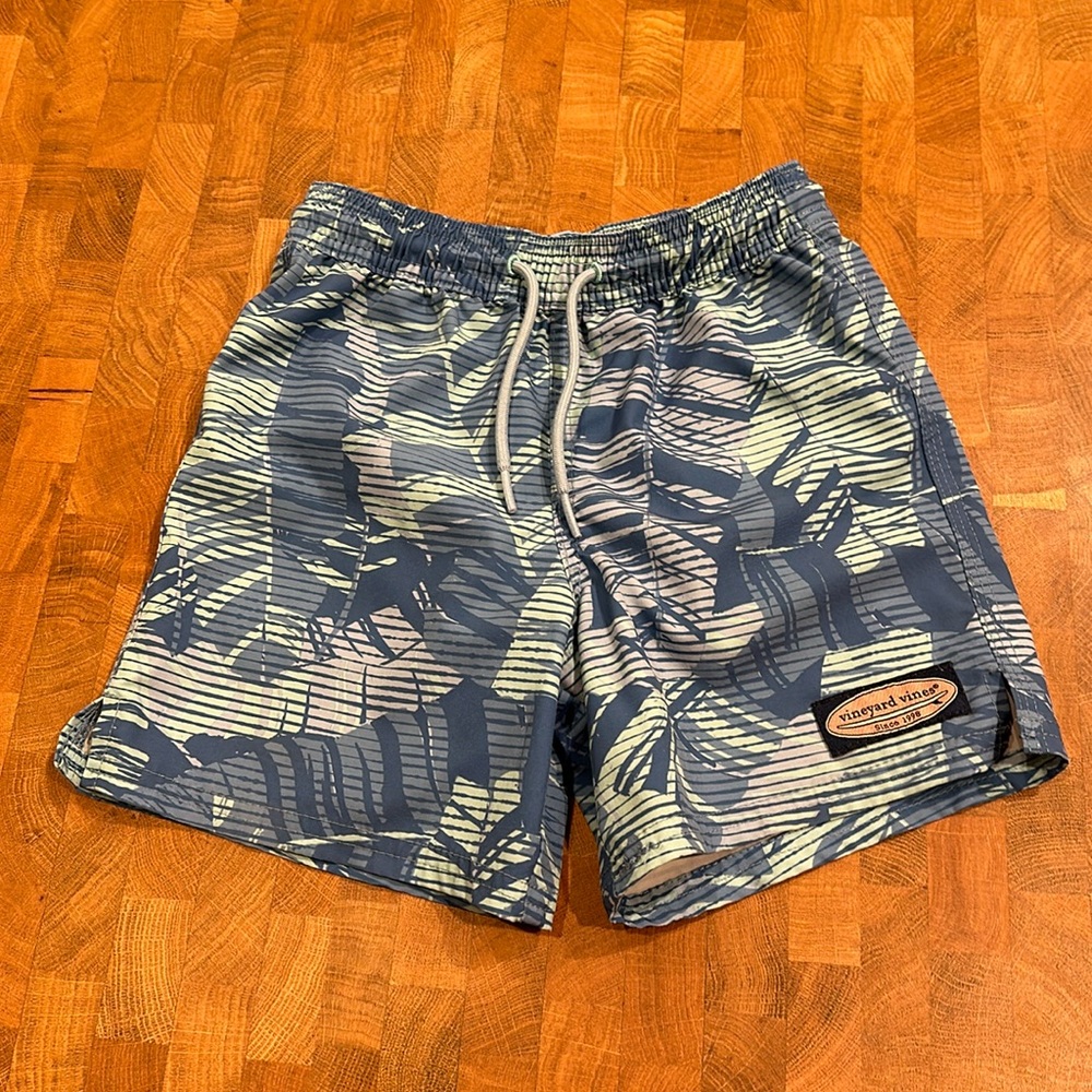 Vineyard Vines Size 5 swim trunks